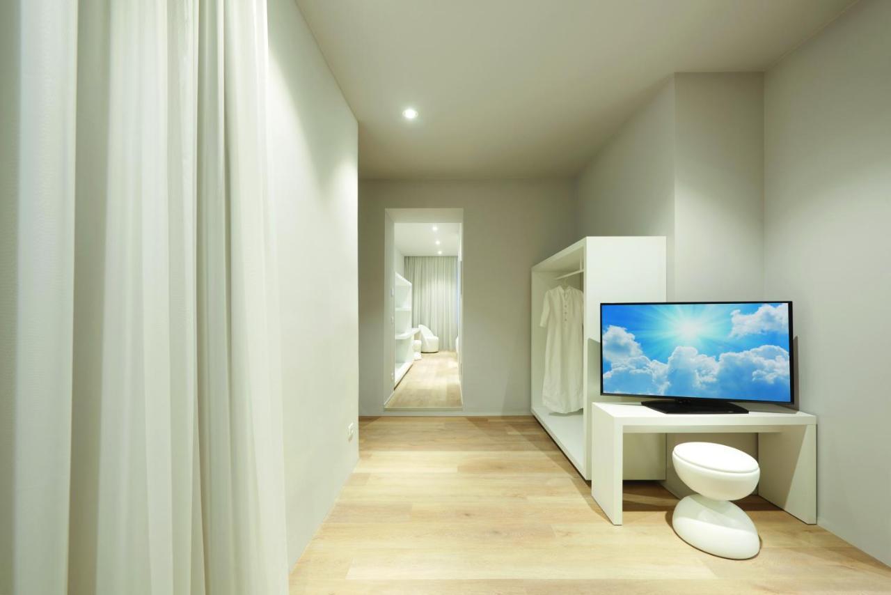 Youme Design Place Hotel Триест Экстерьер фото