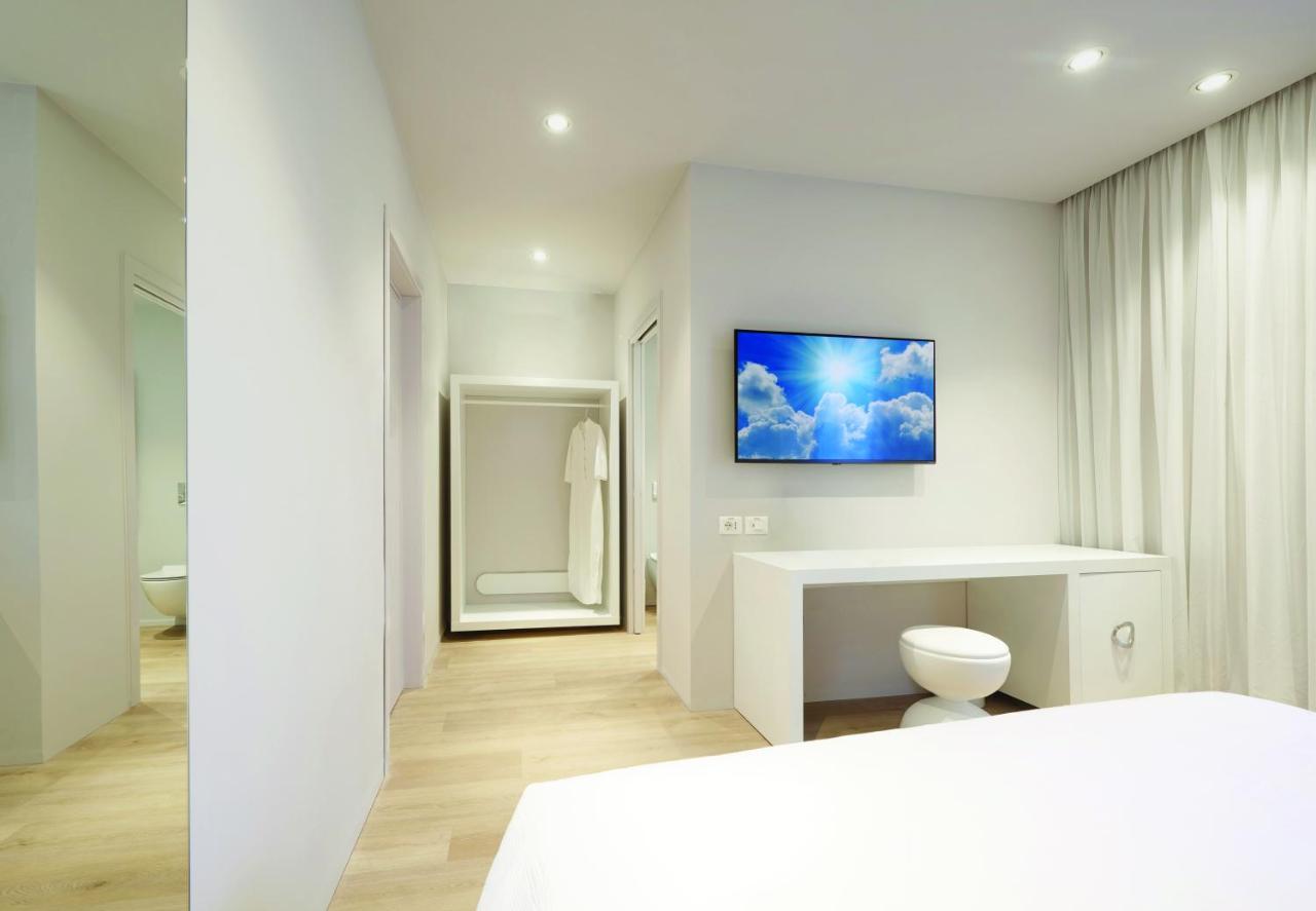 Youme Design Place Hotel Триест Экстерьер фото
