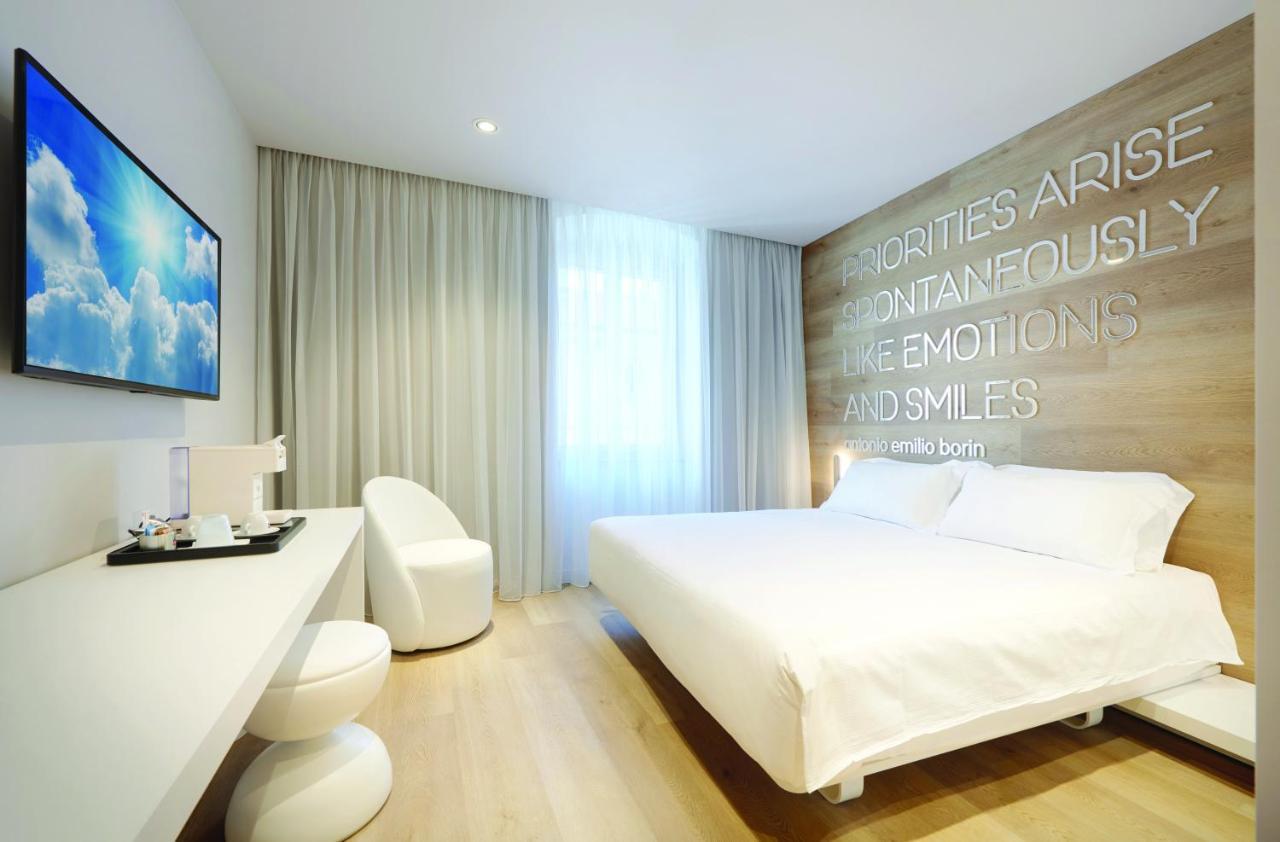 Youme Design Place Hotel Триест Экстерьер фото