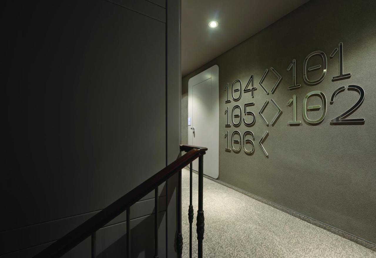 Youme Design Place Hotel Триест Экстерьер фото