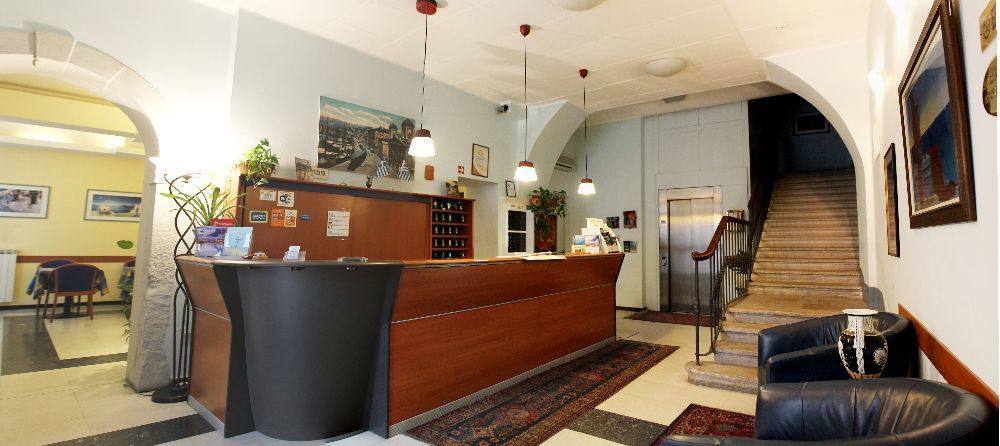 Youme Design Place Hotel Триест Экстерьер фото